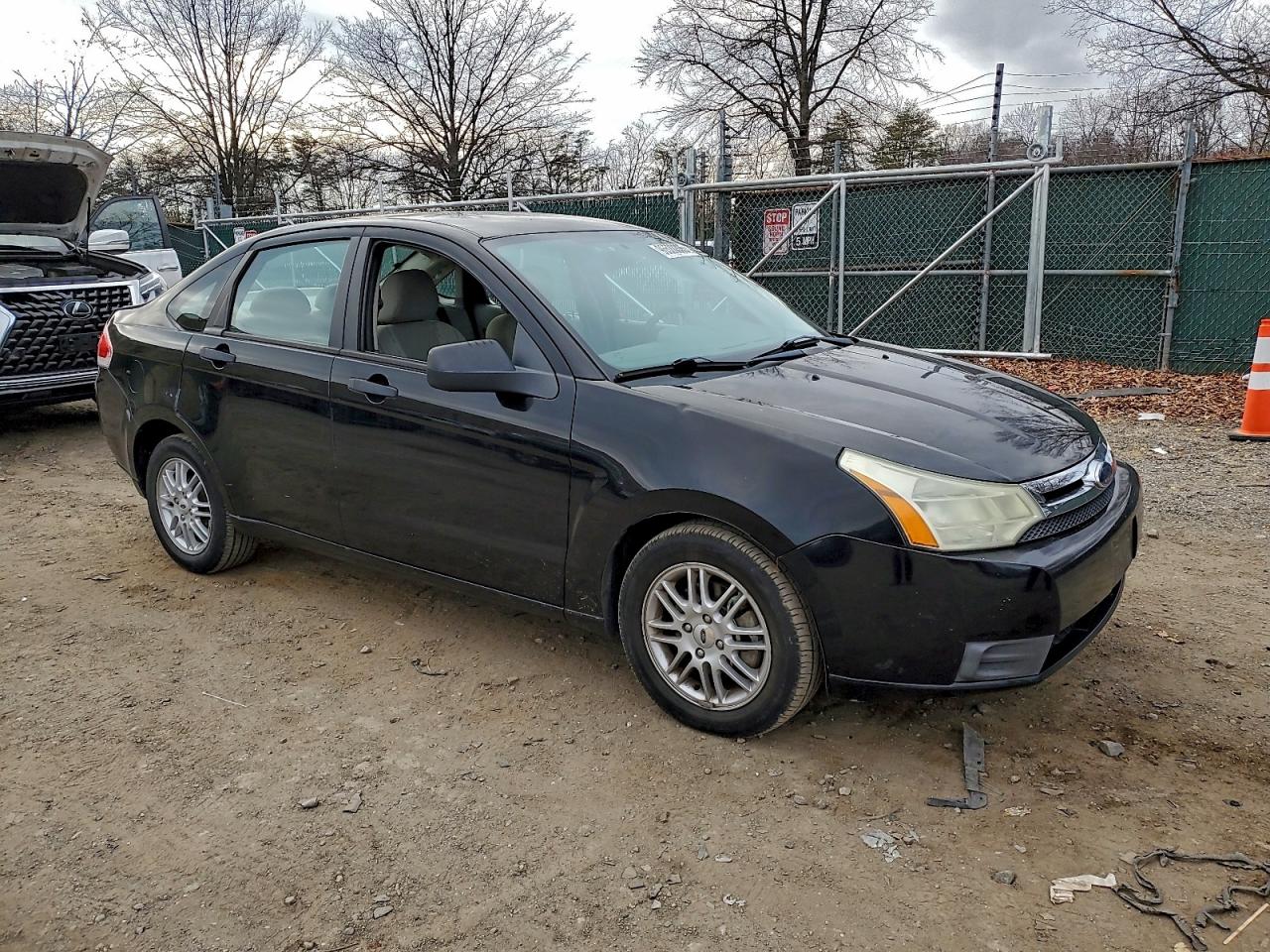 2009 FORD FOCUS SE photo 4