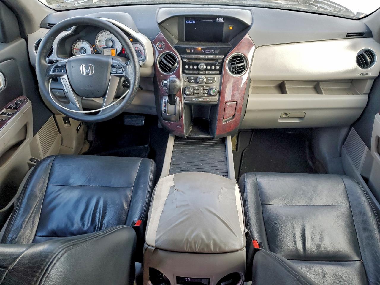 2015 HONDA PILOT LX photo 8