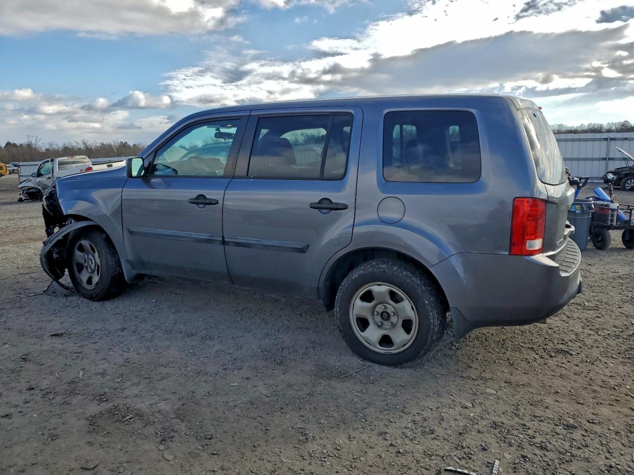 2015 HONDA PILOT LX photo 2