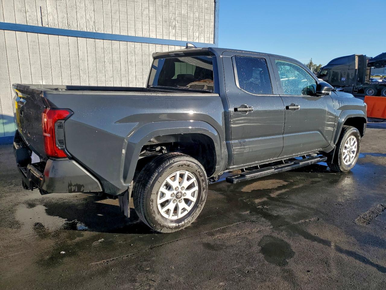 2024 TOYOTA TACOMA DOUBLE CAB photo 3