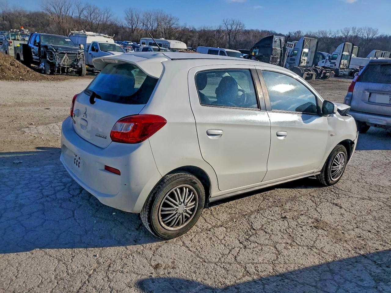 2018 MITSUBISHI MIRAGE ES photo 3
