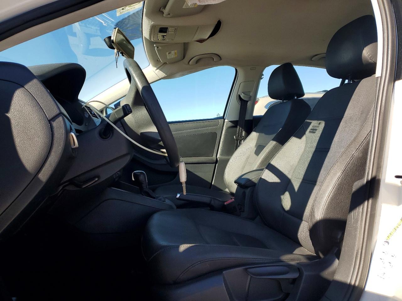 2012 VOLKSWAGEN JETTA SE photo 7