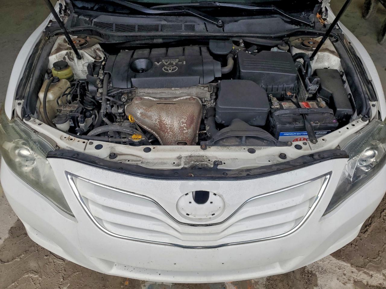 2010 TOYOTA CAMRY BASE photo 11