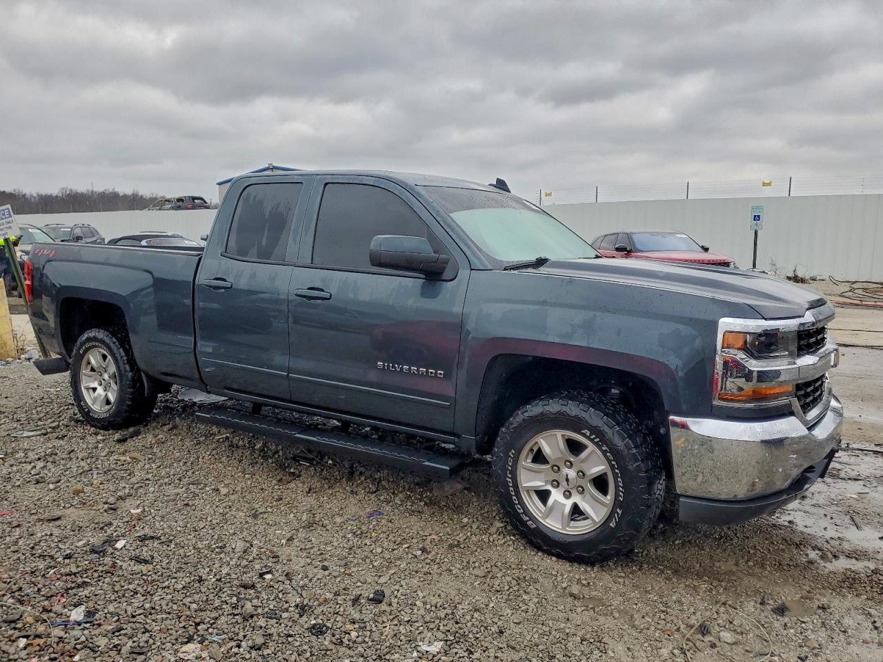2018 CHEVROLET SILVERADO K1500 LT photo 4