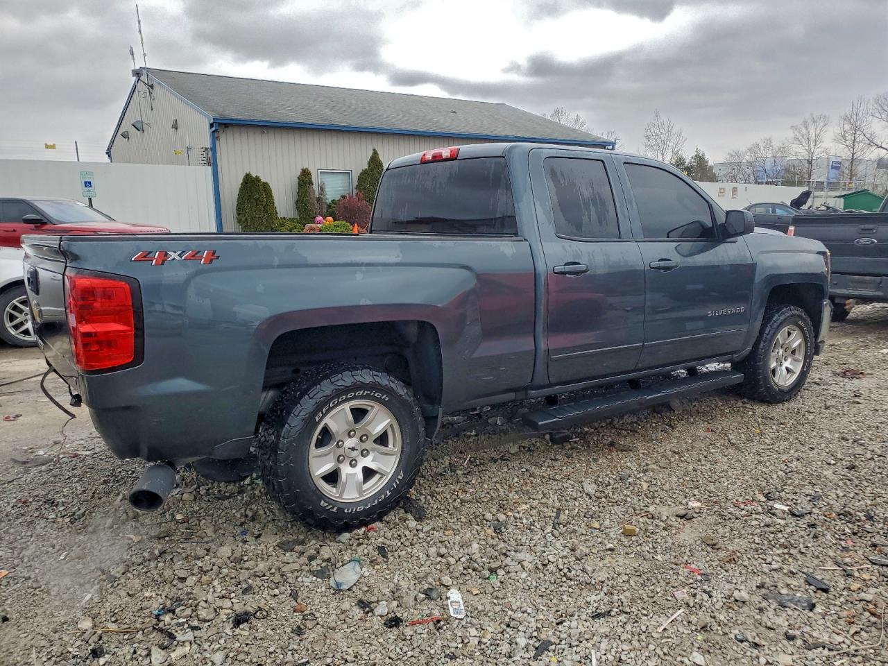 2018 CHEVROLET SILVERADO K1500 LT photo 3