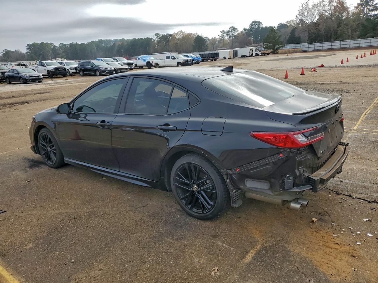2025 TOYOTA CAMRY XSE photo 4