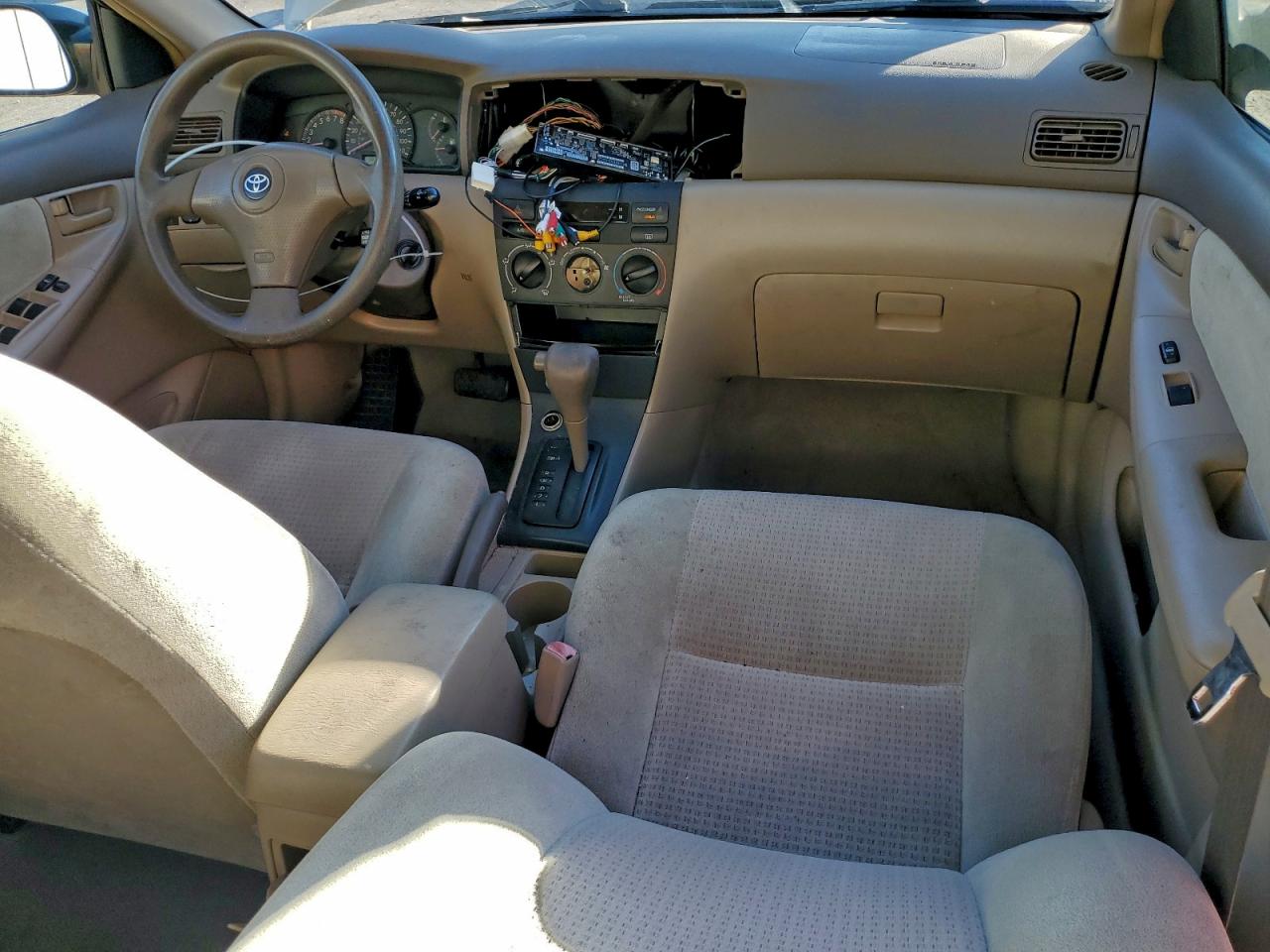 2005 TOYOTA COROLLA CE photo 8