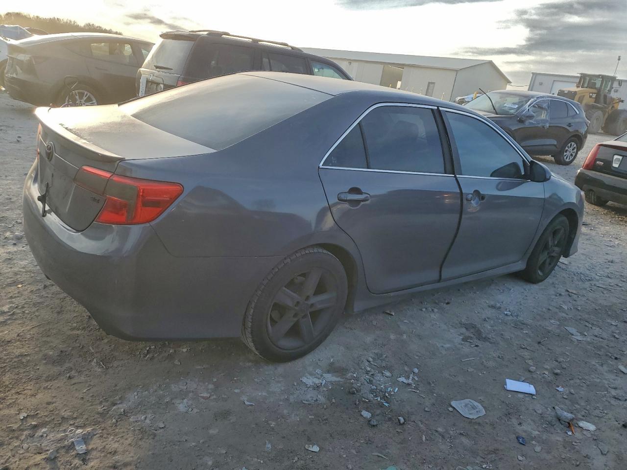 2013 TOYOTA CAMRY L photo 3
