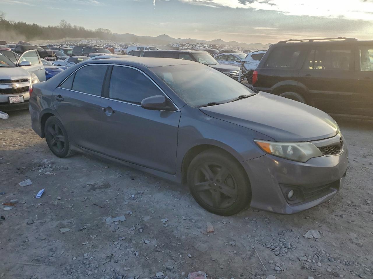 2013 TOYOTA CAMRY L photo 4