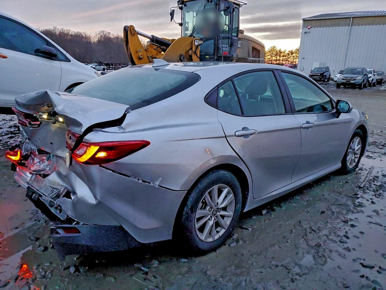2025 TOYOTA CAMRY XSE photo 3