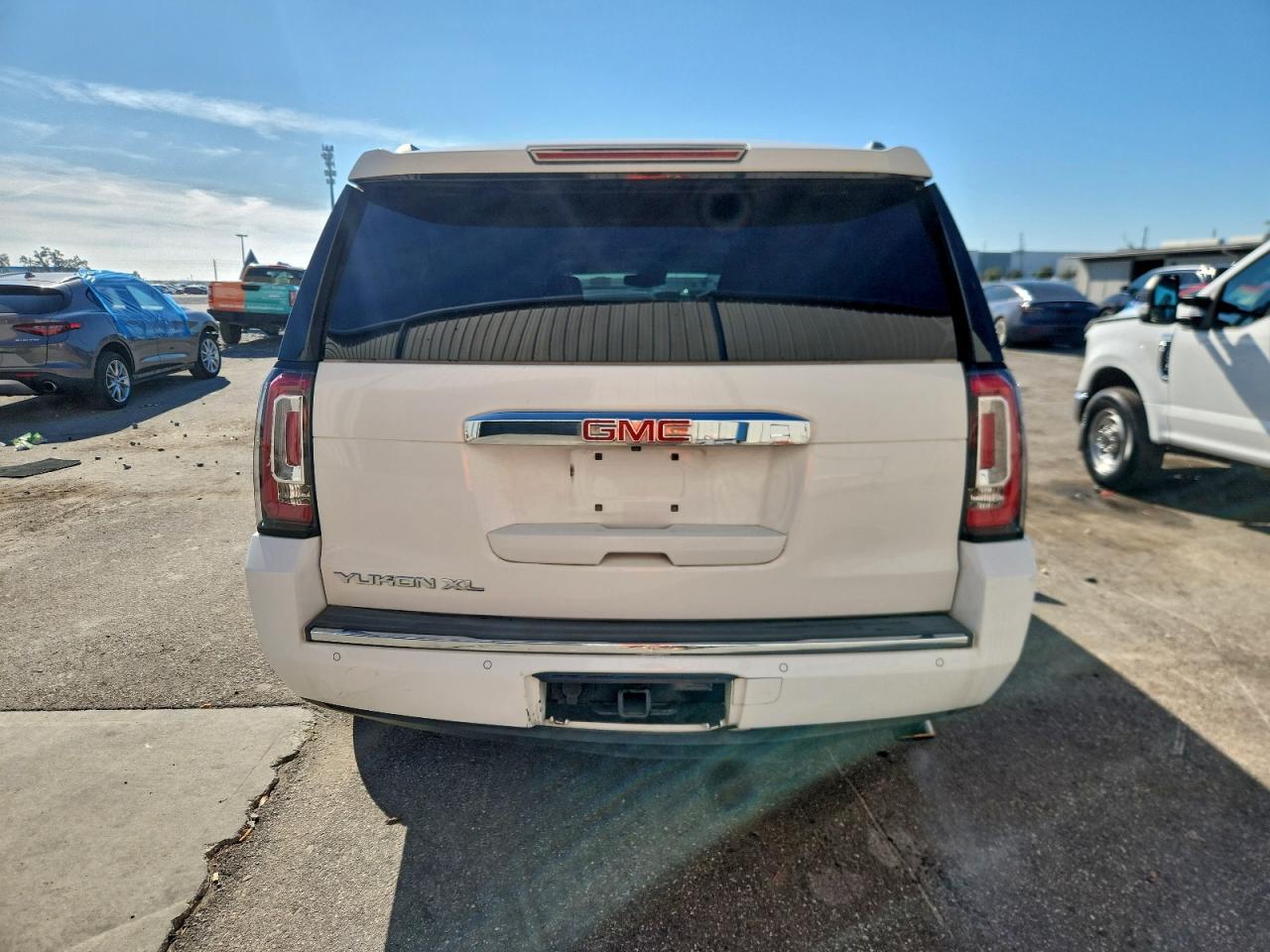 2015 GMC YUKON XL DENALI photo 6