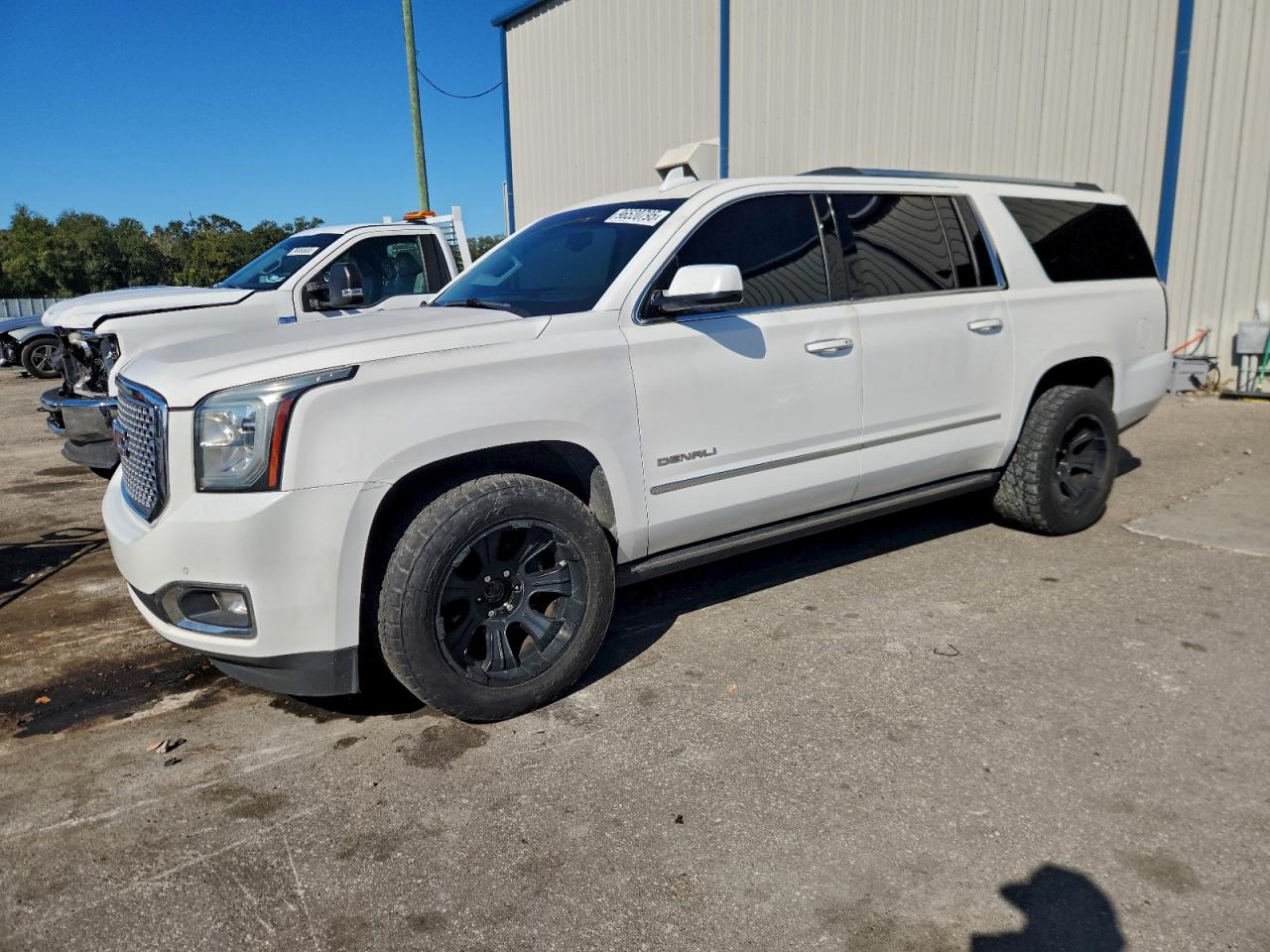 2015 GMC YUKON XL DENALI — NORMAL WEAR damage — photo 1