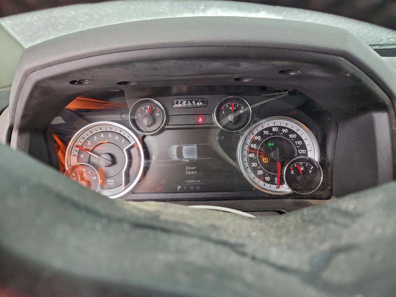 2018 RAM 1500 SLT photo 9