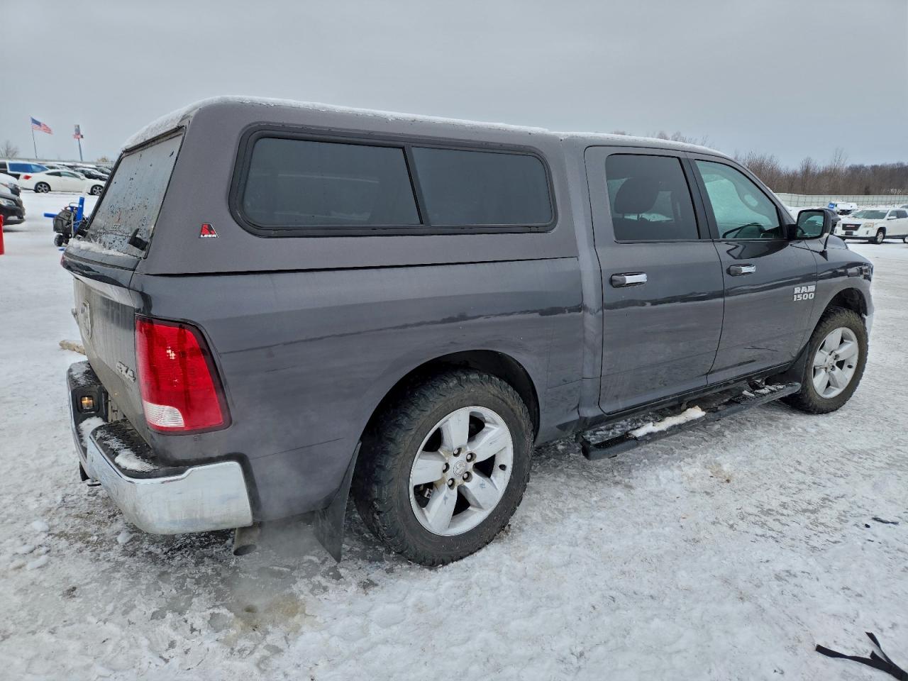 2018 RAM 1500 SLT photo 3