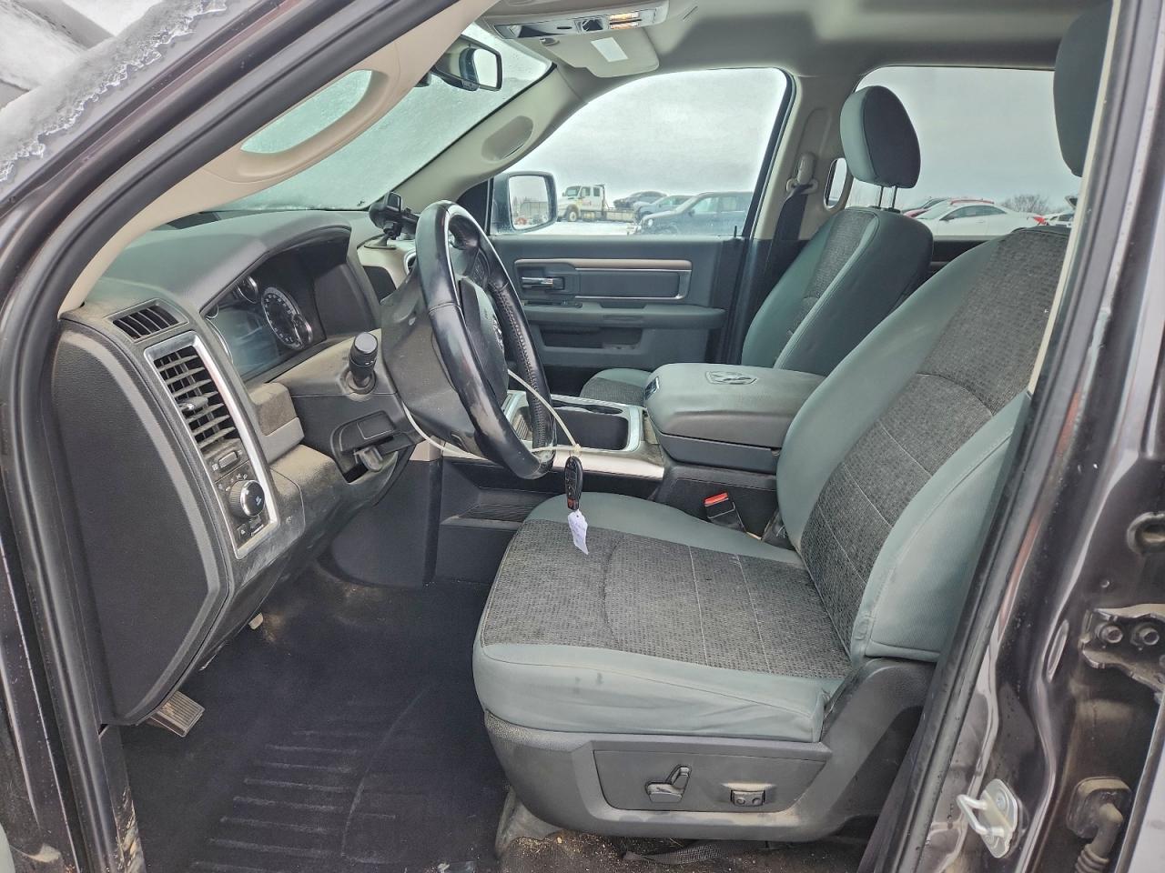 2018 RAM 1500 SLT photo 7
