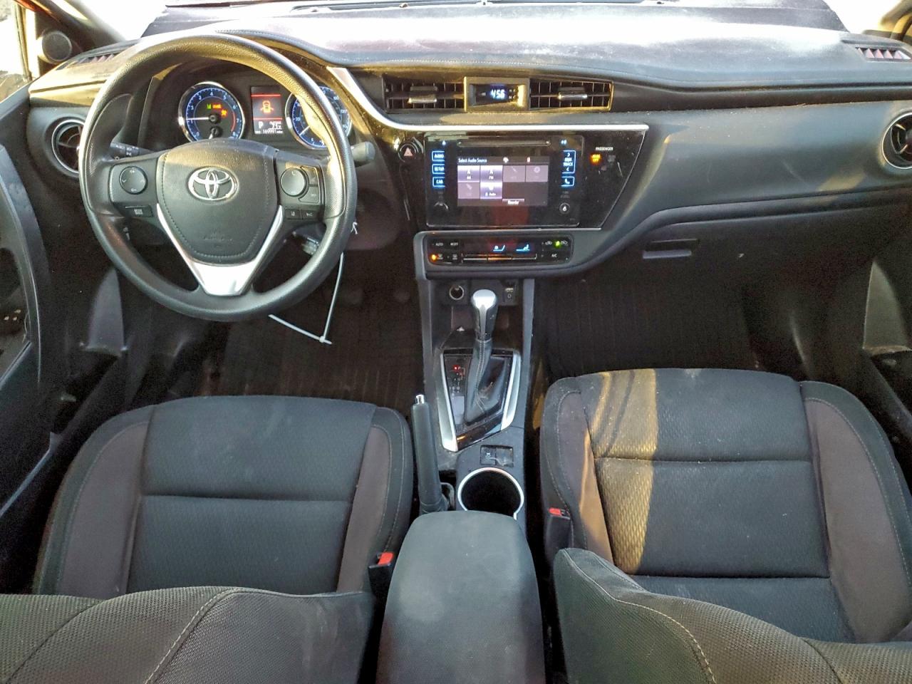 2017 TOYOTA COROLLA L photo 8