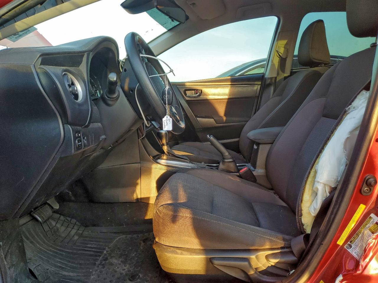 2017 TOYOTA COROLLA L photo 7