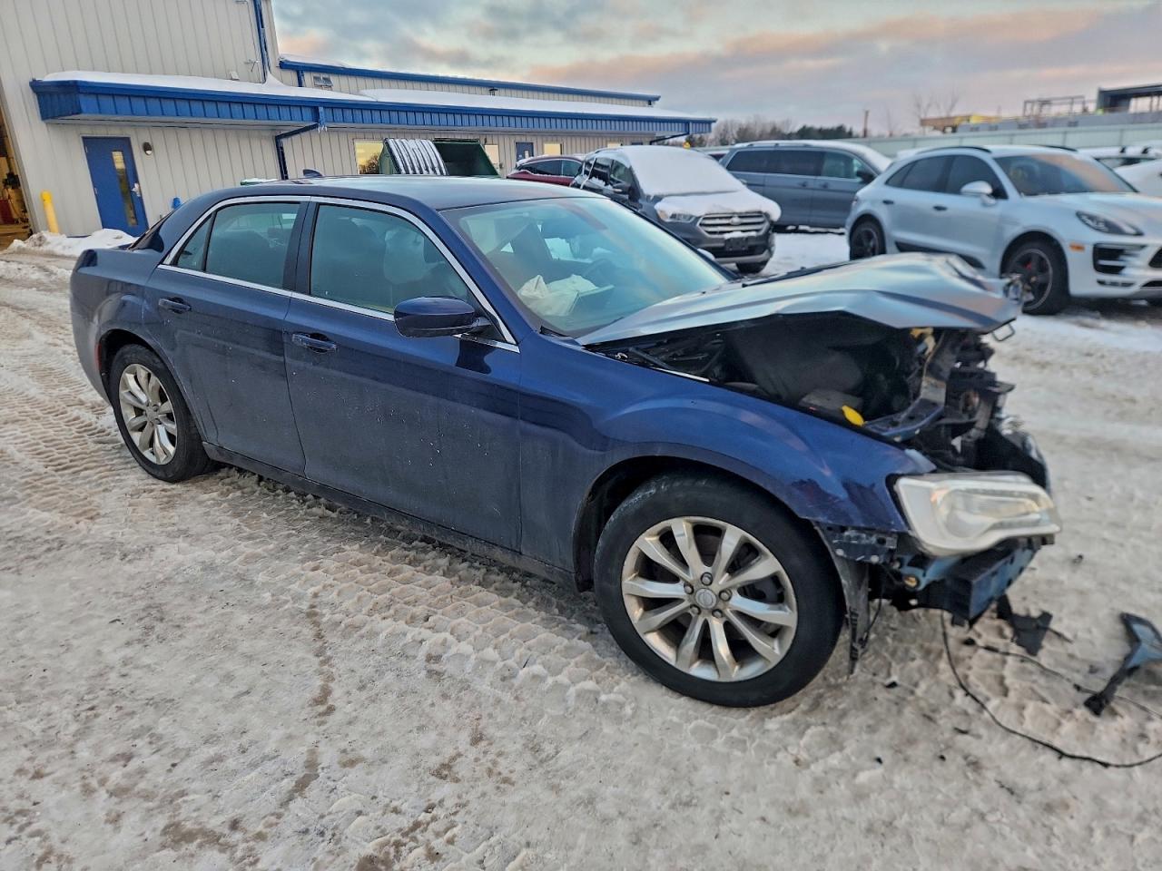 2016 CHRYSLER 300 LIMITED photo 4