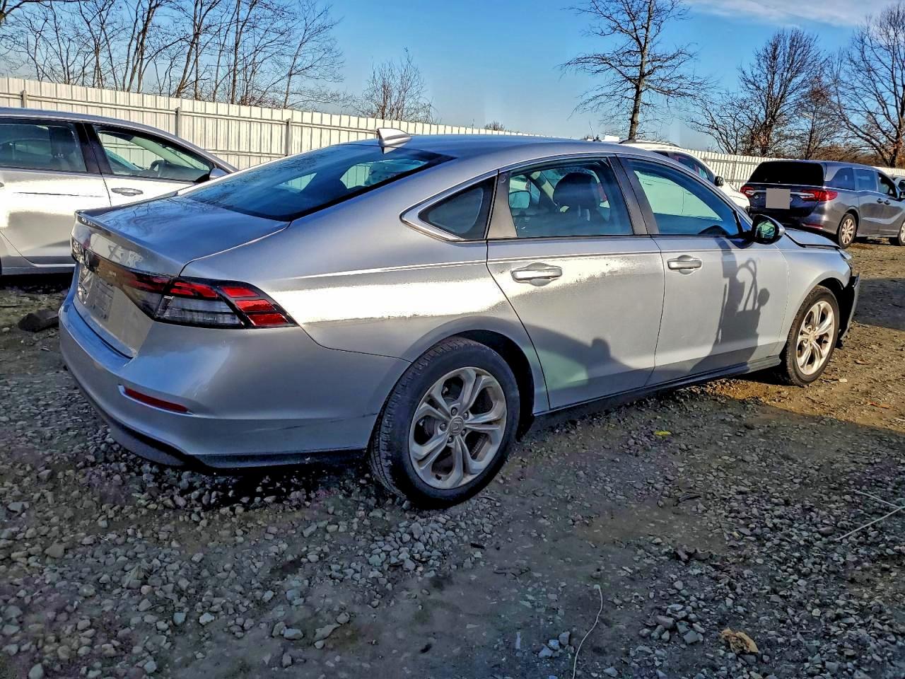 2024 HONDA ACCORD LX photo 3