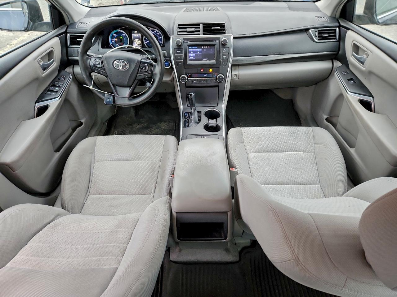 2017 TOYOTA CAMRY HYBRID photo 8