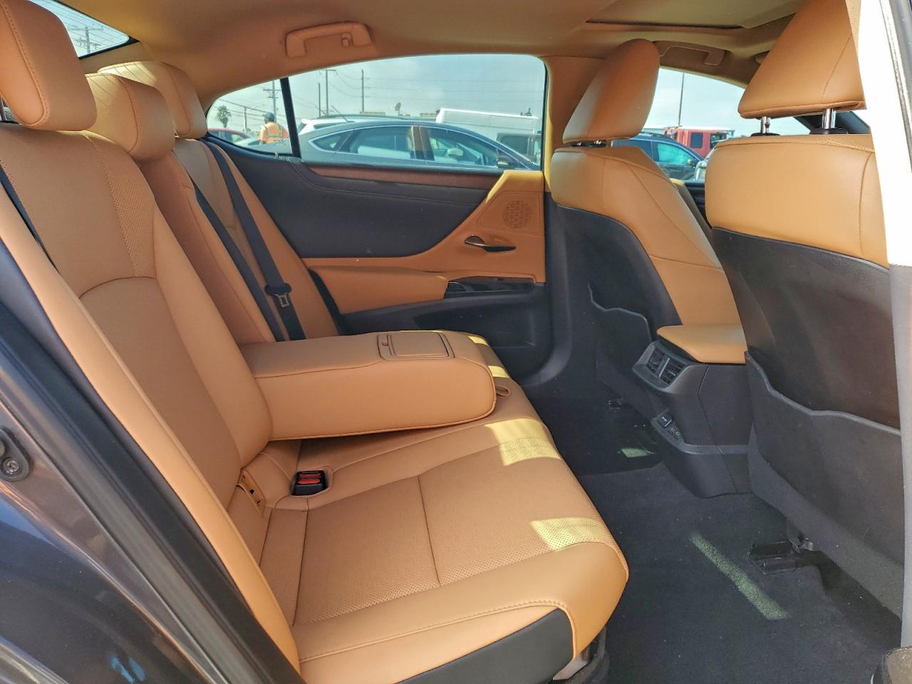 2023 LEXUS ES 300H BASE photo 10