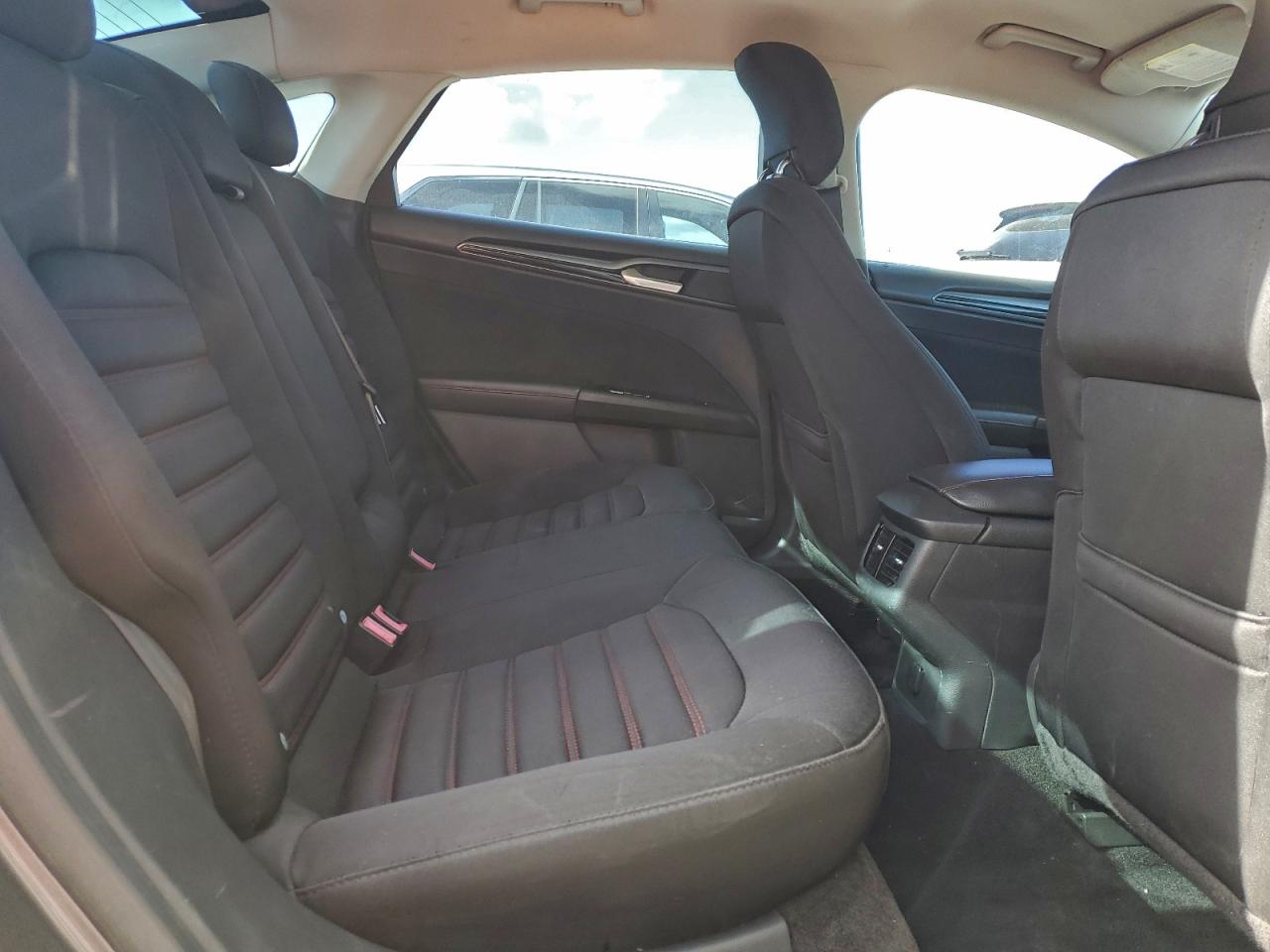 2014 FORD FUSION SE photo 10