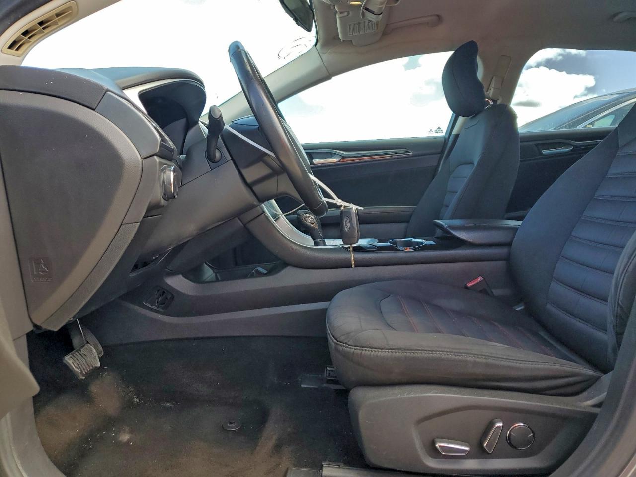 2014 FORD FUSION SE photo 7