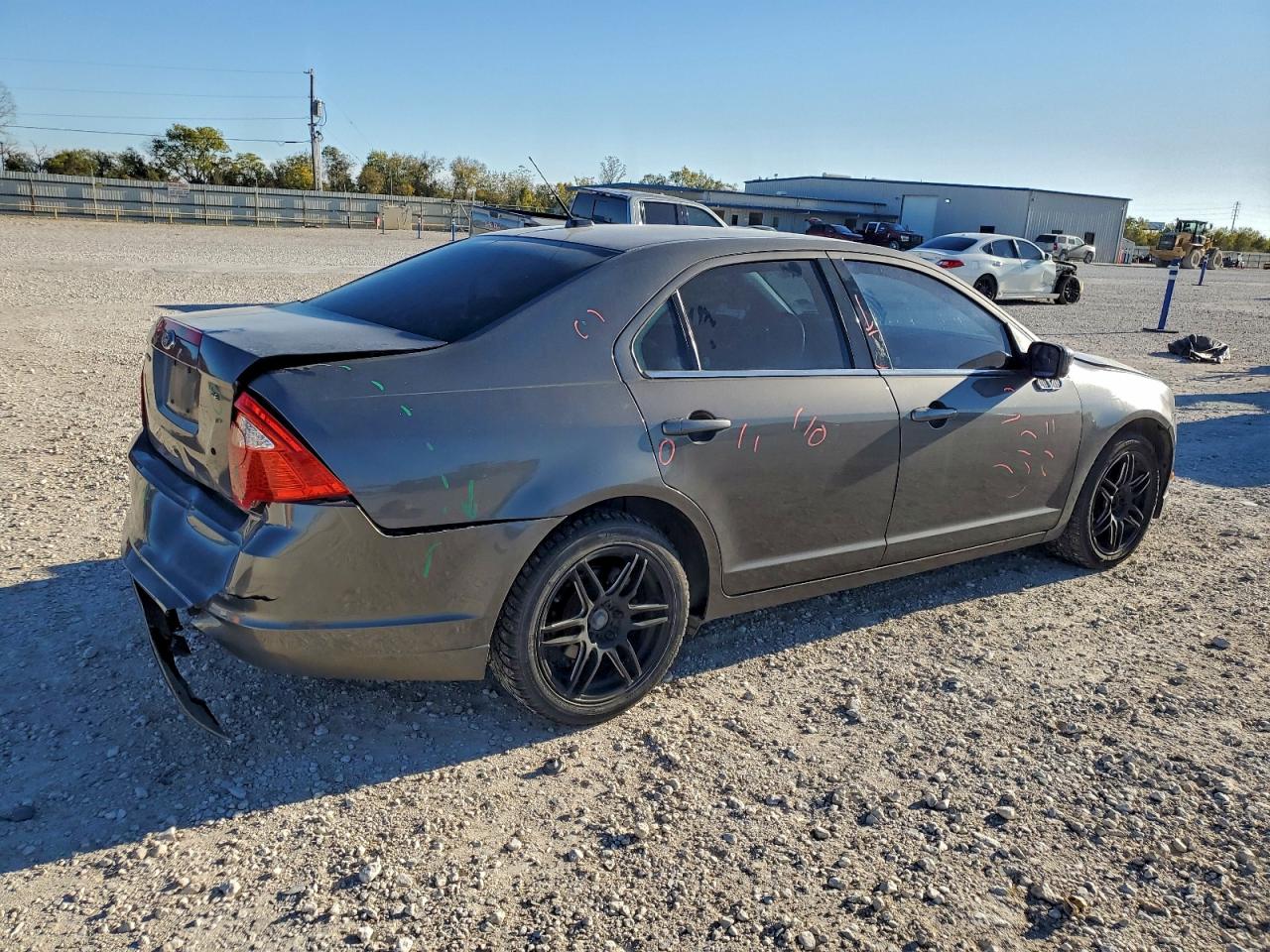 2011 FORD FUSION SE photo 3