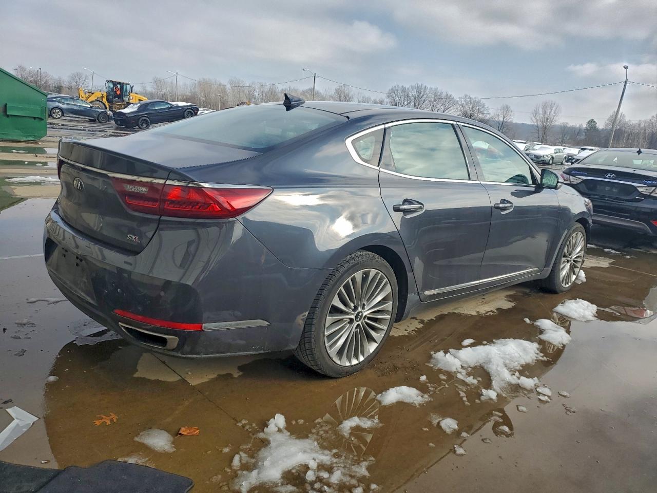 2017 KIA CADENZA PREMIUM photo 3