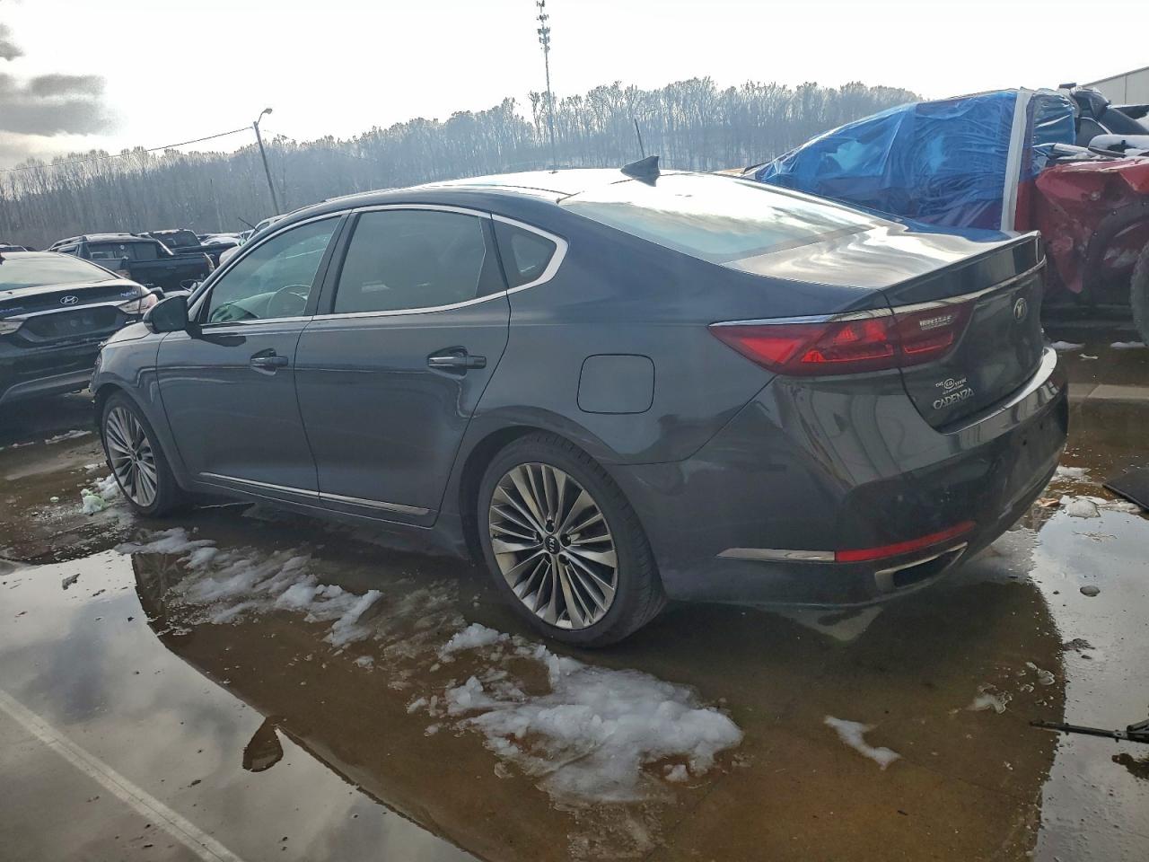 2017 KIA CADENZA PREMIUM photo 2
