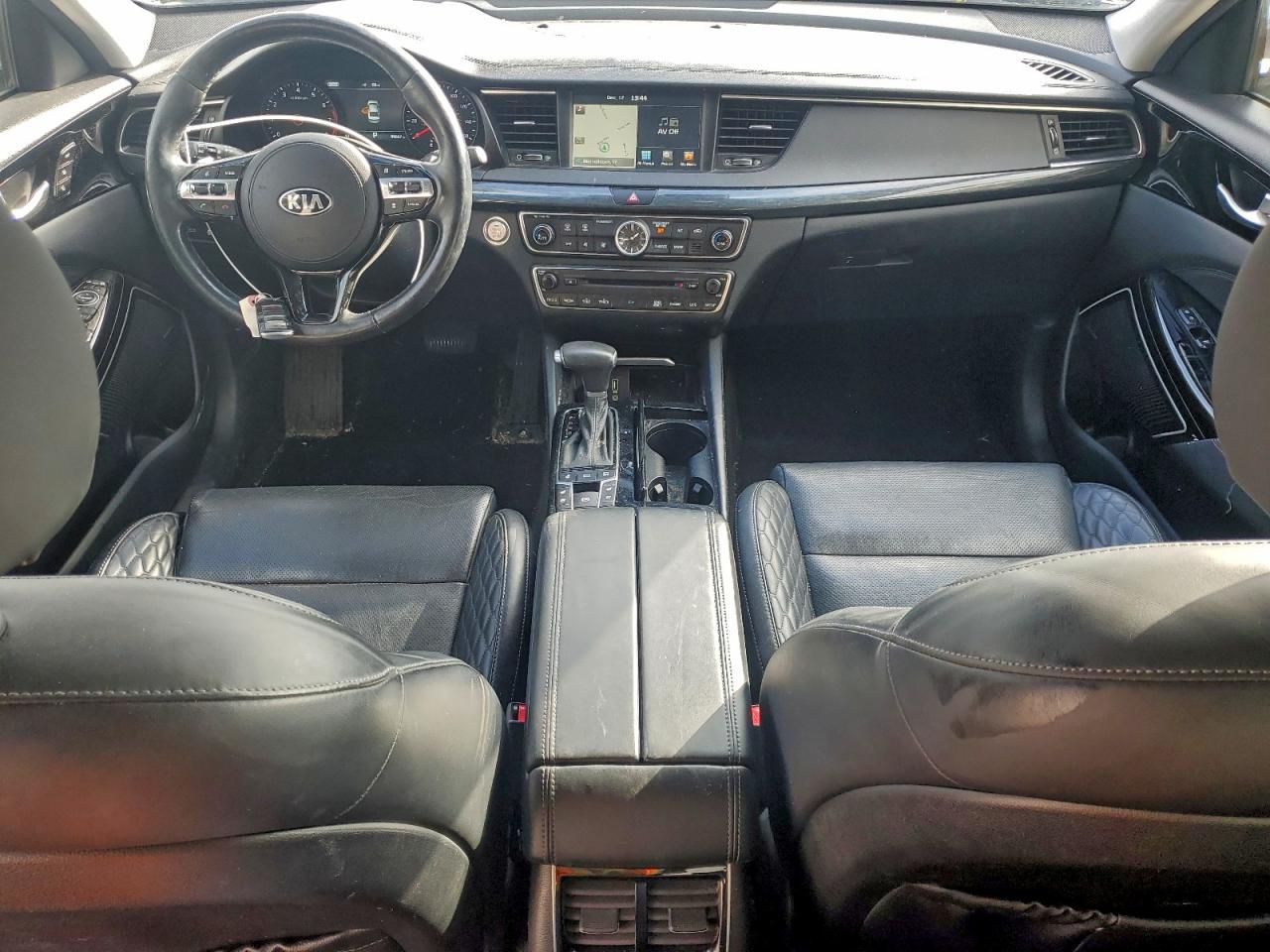2017 KIA CADENZA PREMIUM photo 8