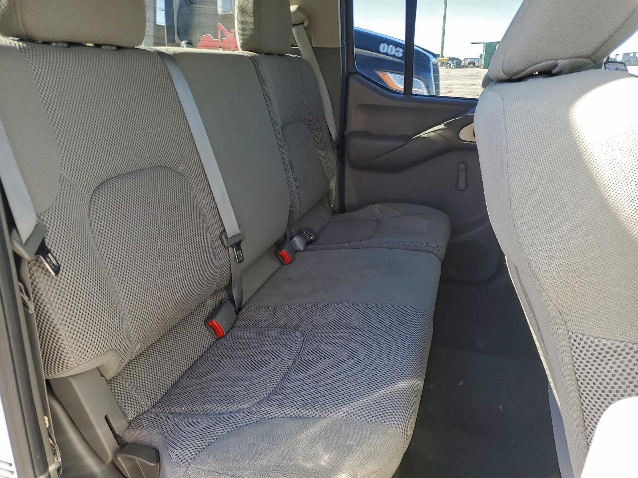 2019 NISSAN FRONTIER S photo 10