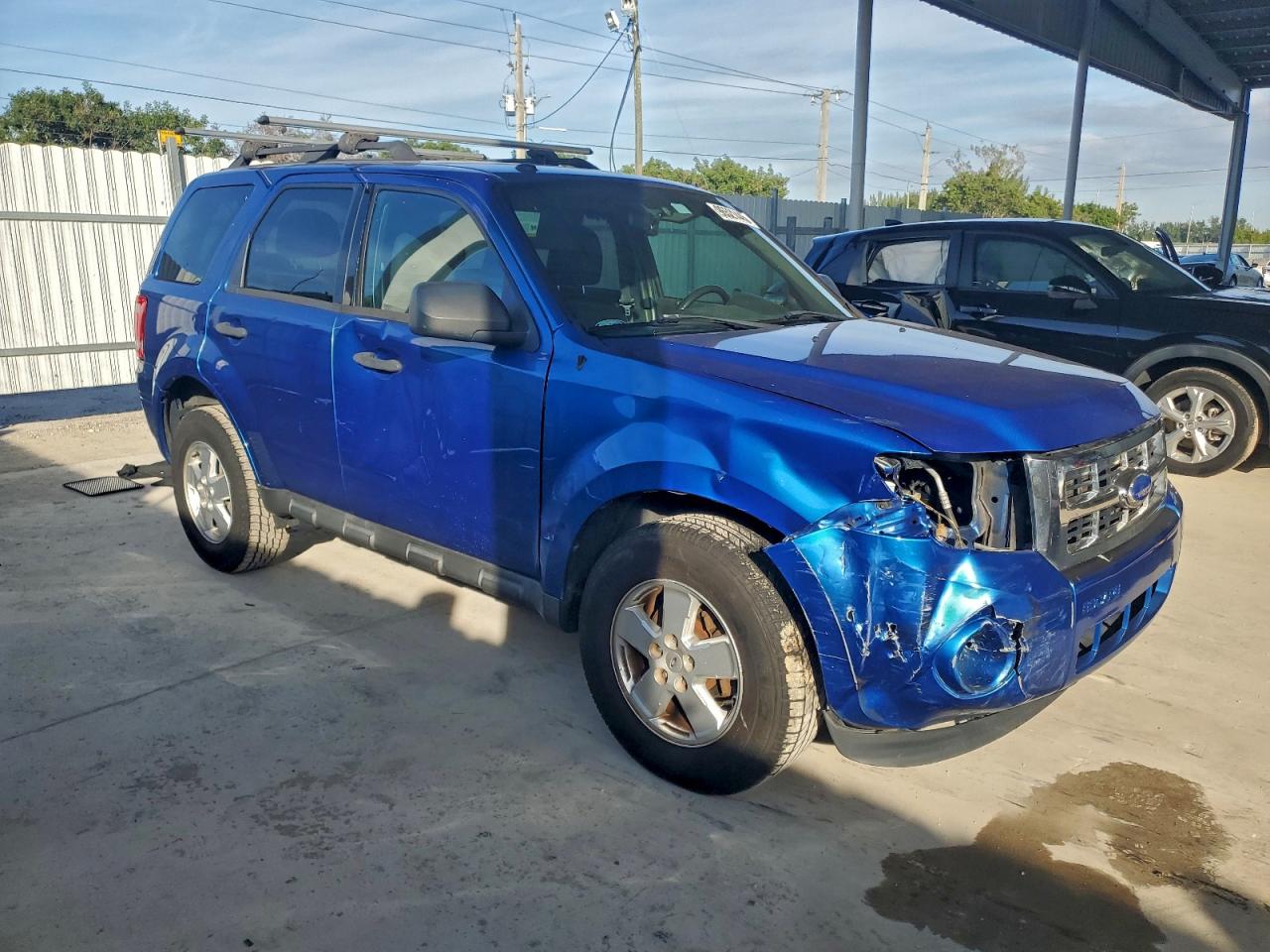 2011 FORD ESCAPE XLT photo 4