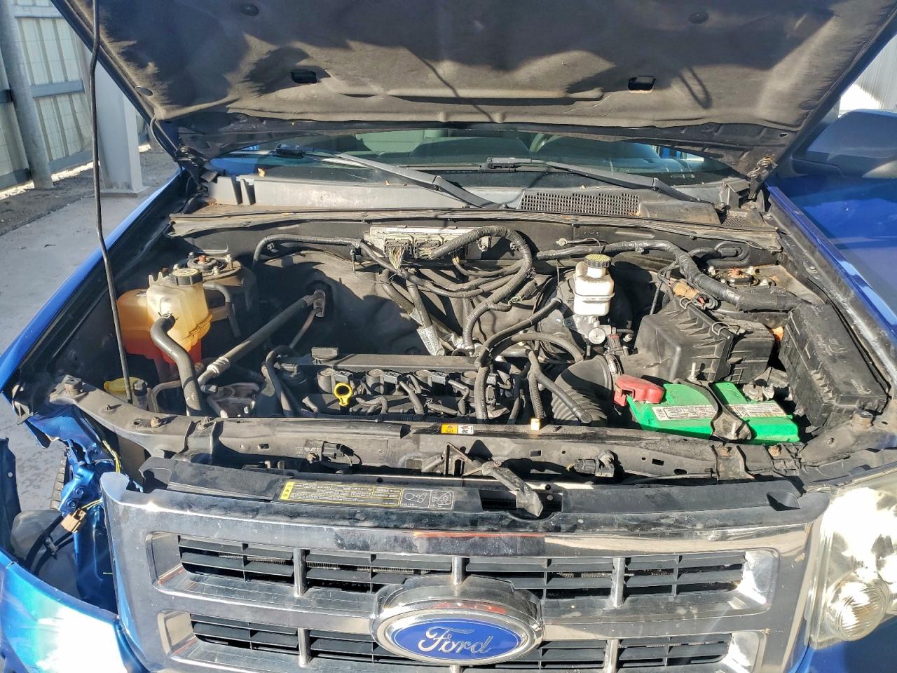 2011 FORD ESCAPE XLT photo 12