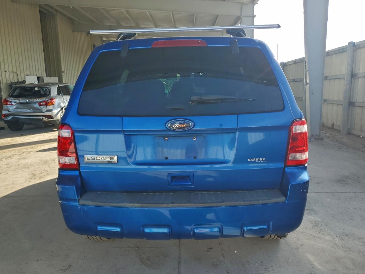 2011 FORD ESCAPE XLT photo 6