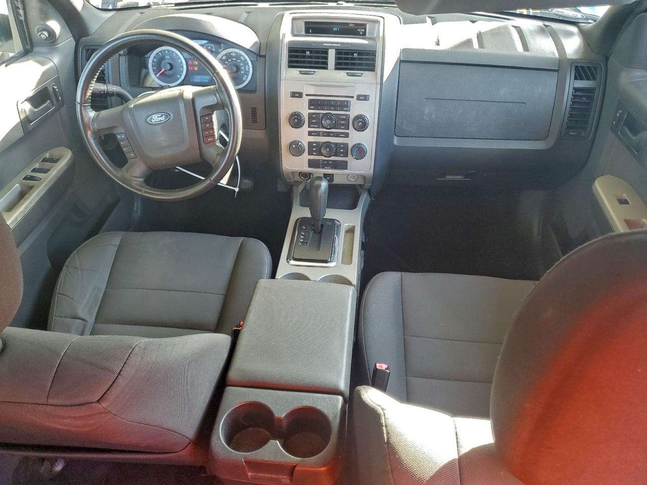 2011 FORD ESCAPE XLT photo 8
