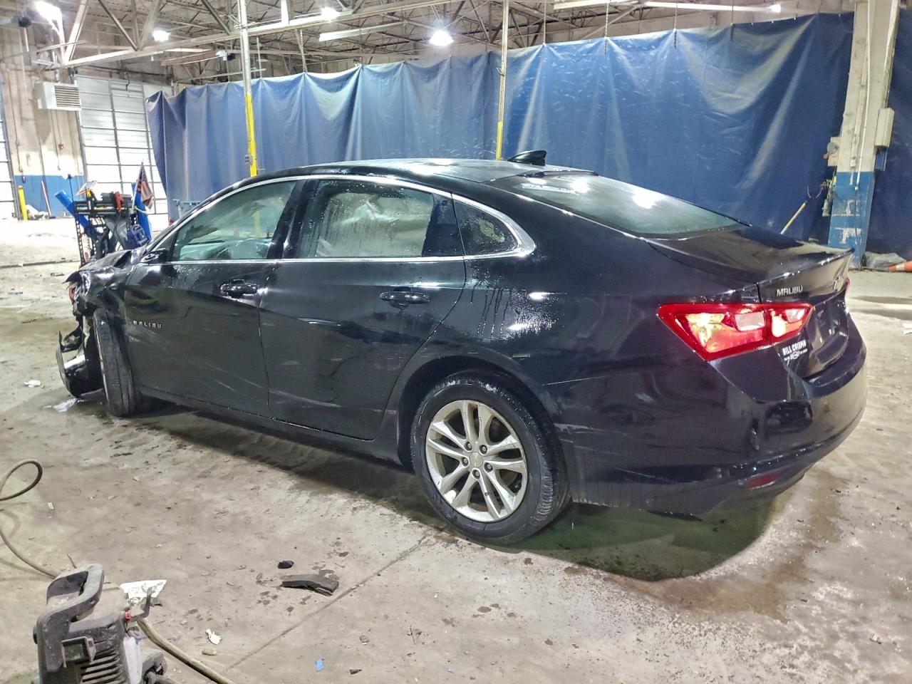 2017 CHEVROLET MALIBU LT photo 2