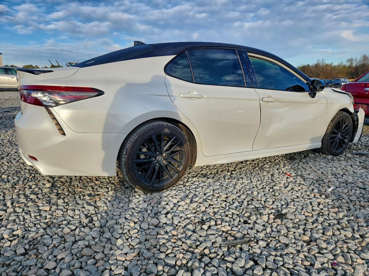 2022 TOYOTA CAMRY XSE photo 3