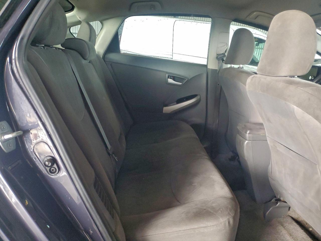 2010 TOYOTA PRIUS photo 10