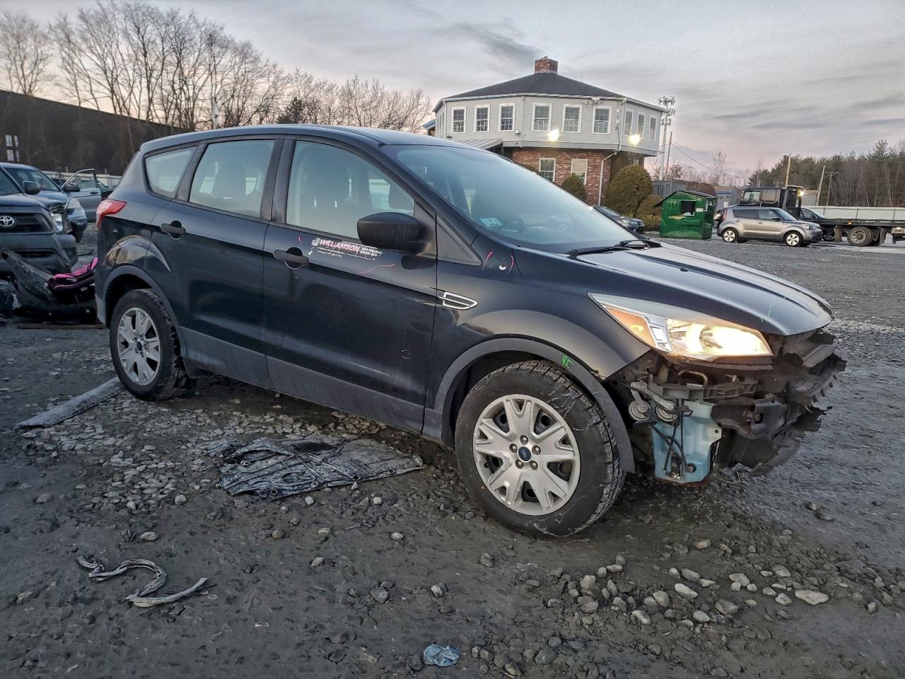 2015 FORD ESCAPE S photo 4
