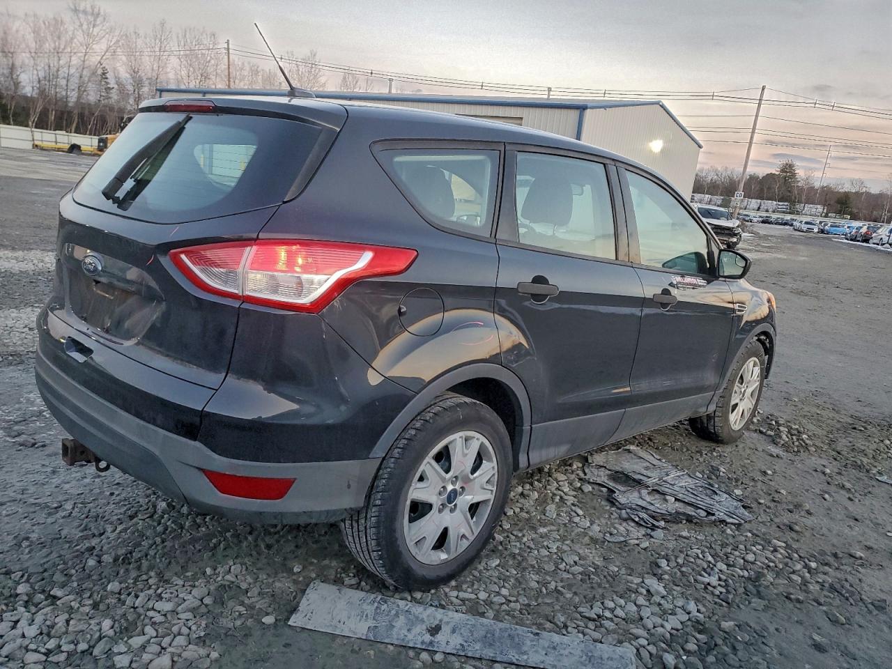 2015 FORD ESCAPE S photo 3