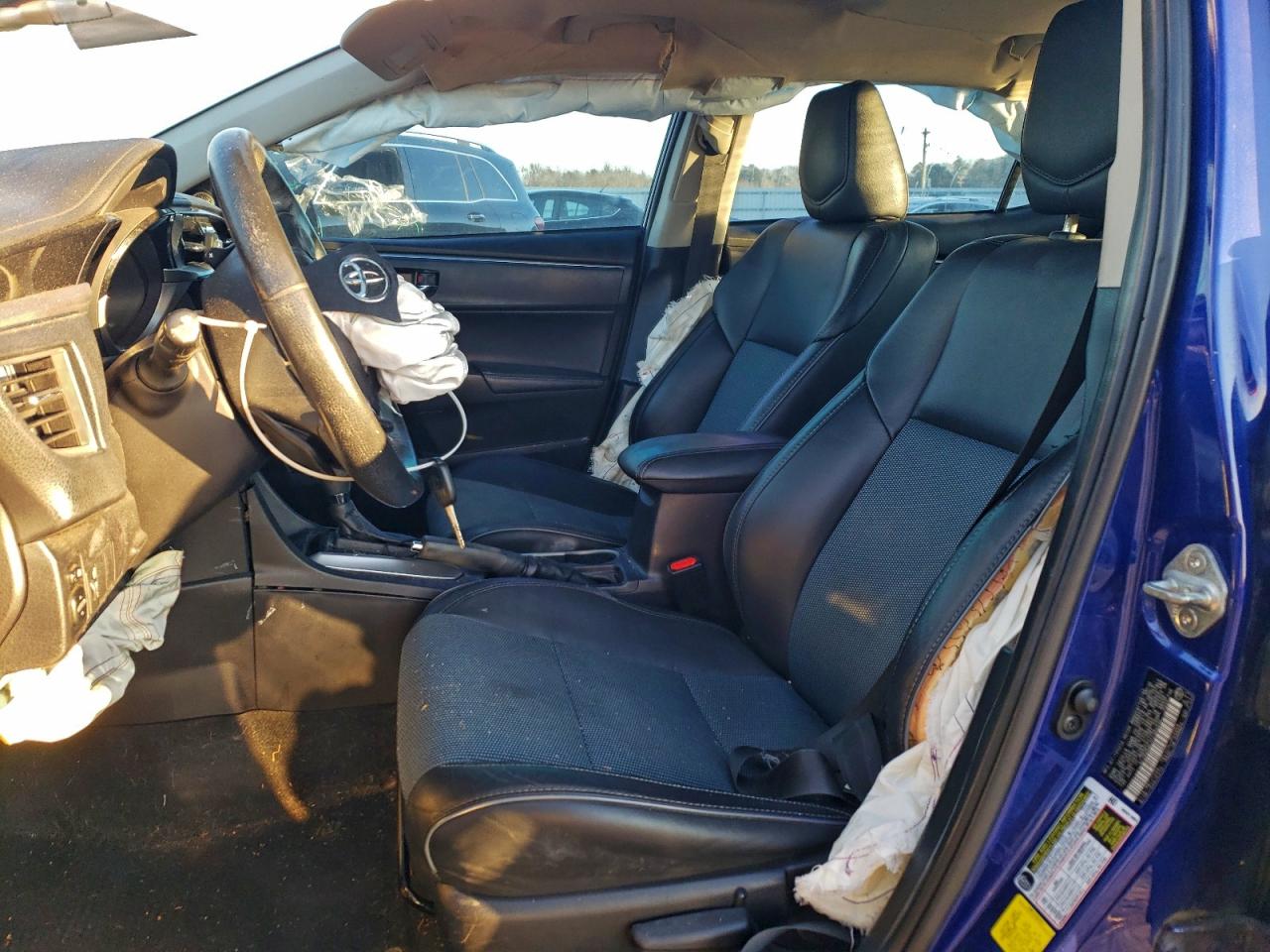 2015 TOYOTA COROLLA L photo 13