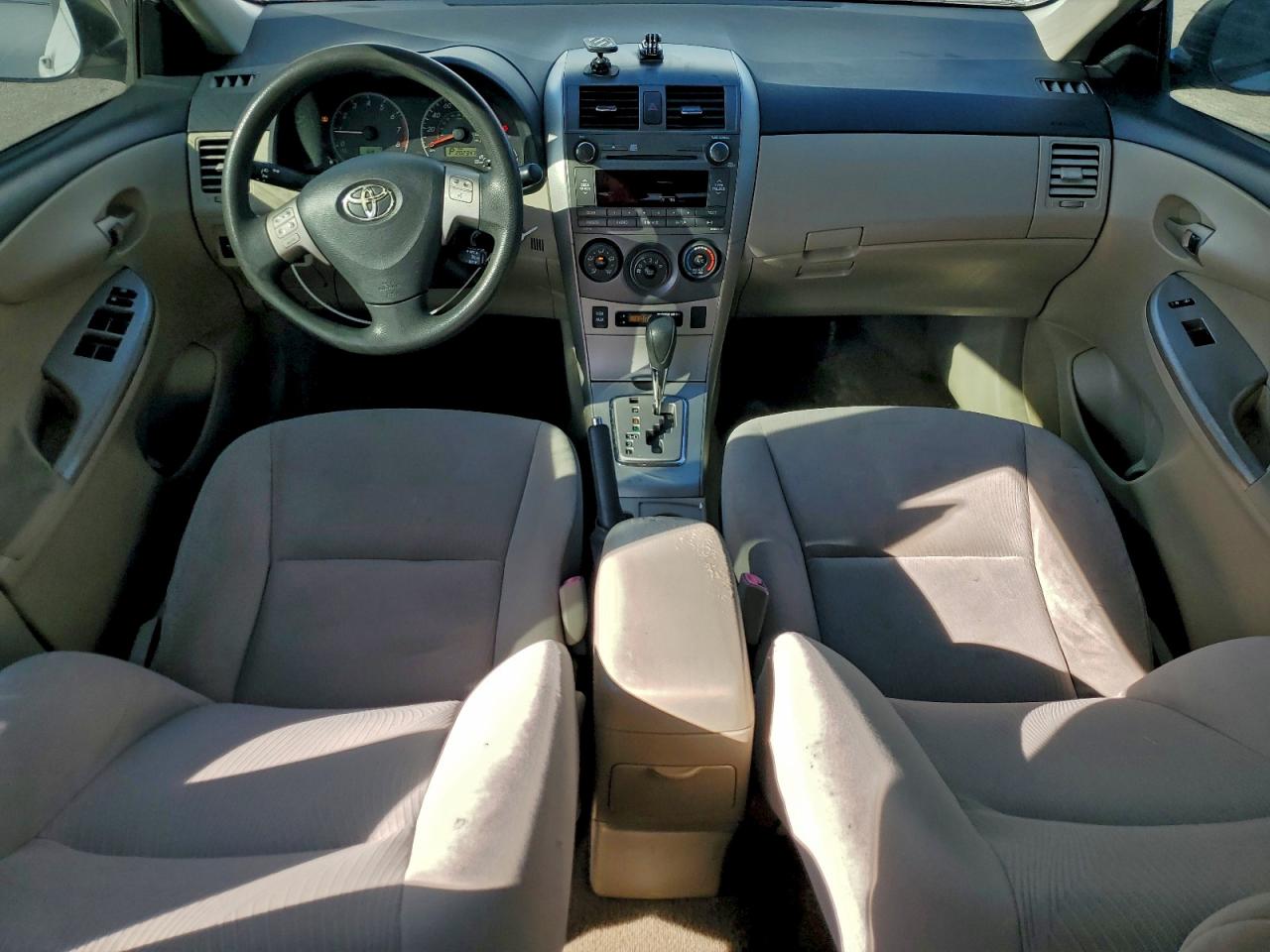 2011 TOYOTA COROLLA BASE photo 8