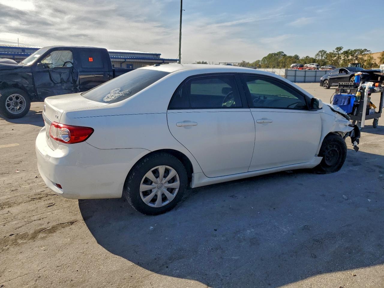2011 TOYOTA COROLLA BASE photo 3