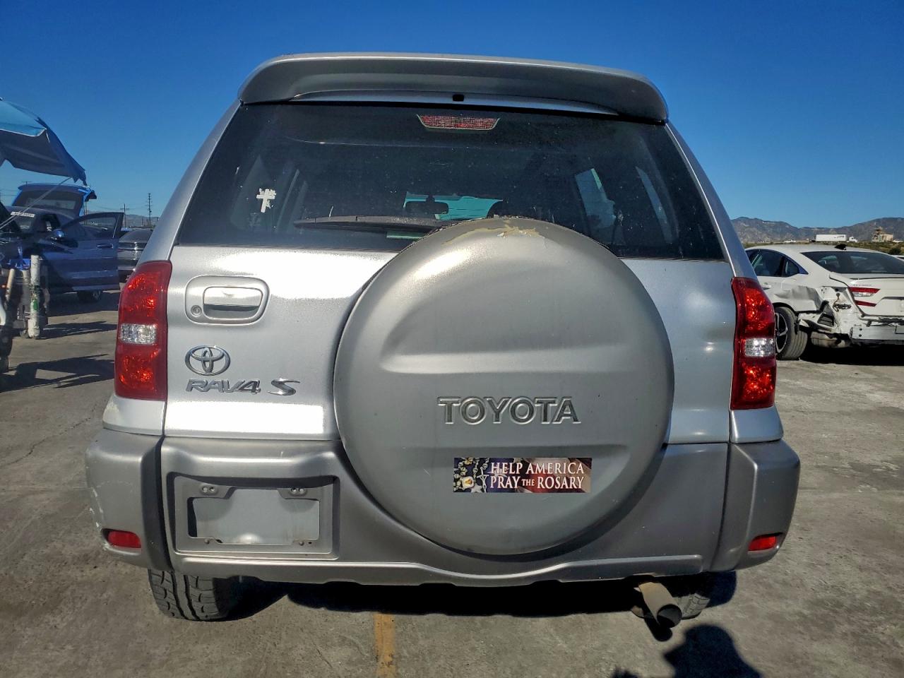2004 TOYOTA RAV4 photo 11