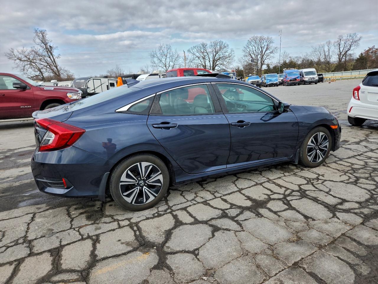 2016 HONDA CIVIC EX photo 5