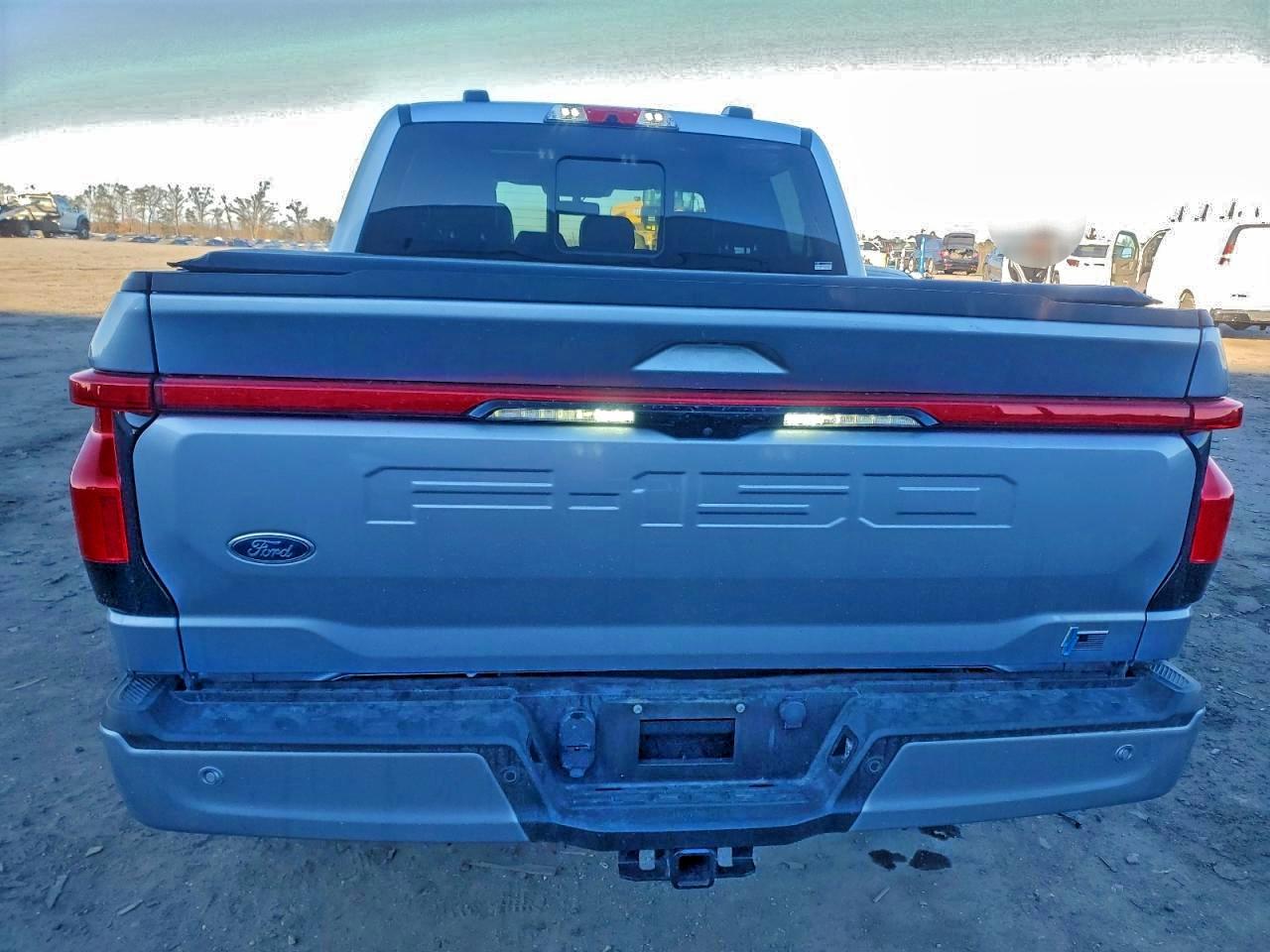 2022 FORD F150 LIGHTNING PRO photo 6