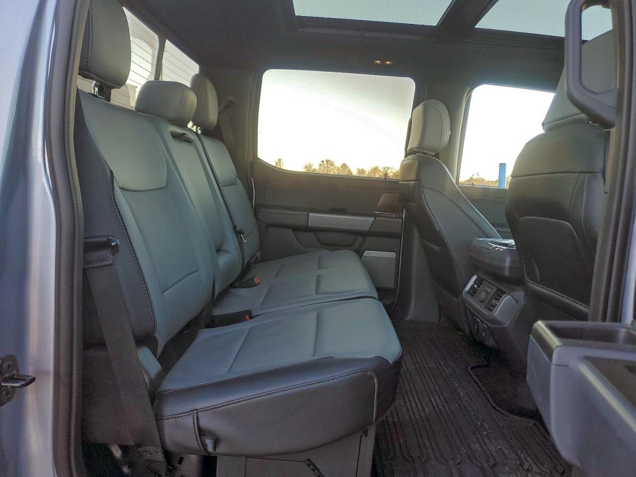 2022 FORD F150 LIGHTNING PRO photo 10