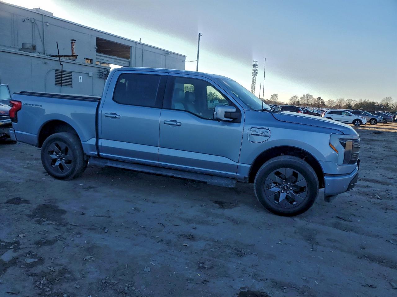 2022 FORD F150 LIGHTNING PRO photo 4
