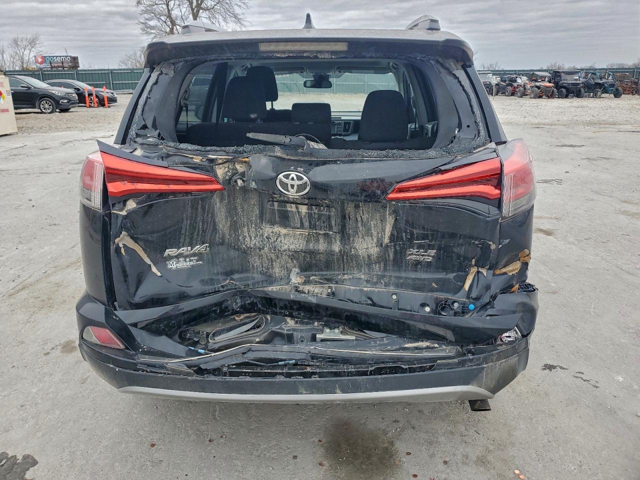 2017 TOYOTA RAV4 XLE photo 6
